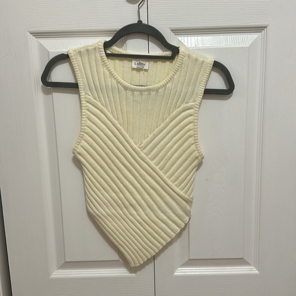 Asymmetrical White Knit Top - Picture 6 of 6